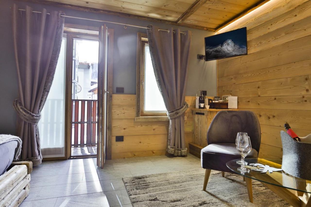 Alpine Rooms Guesthouse Breuil-Cervinia Exterior photo